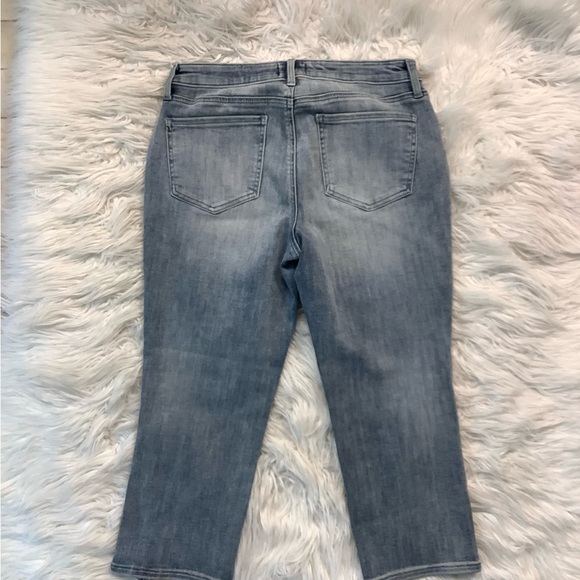 NYDJ Petite Mid-Rise Zip Hem Capri Jeans 6P - Picture 7 of 7
